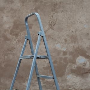 Platform ladders with wheels | DIY ladder platform for stairs | Ladder with platform and handrail | Platform ladder with safety gate